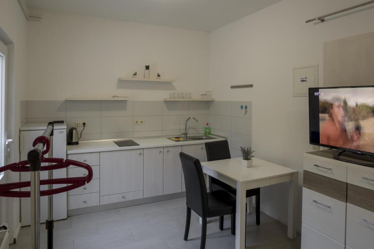 Apartments with a parking space Zuljana, Peljesac - 4573 Bagian luar foto
